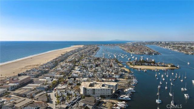 310 Fernando Street 303, Newport Beach, CA 92661