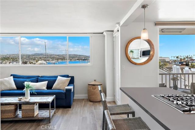 310 Fernando Street 303, Newport Beach, CA 92661