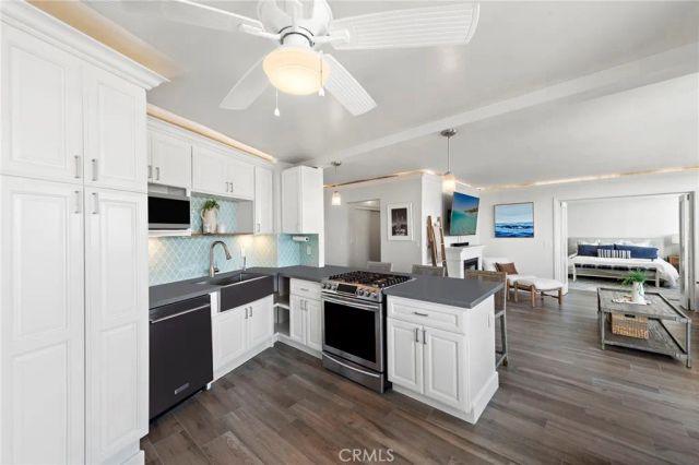 310 Fernando Street 303, Newport Beach, CA 92661