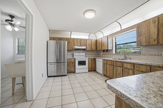 4340 SW 74th Avenue, Davie, FL 33314
