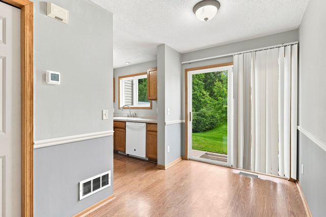 2875 Arboretum Village Trail, Chanhassen, MN 55331