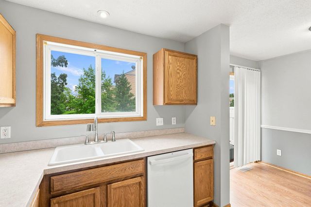 2875 Arboretum Village Trail, Chanhassen, MN 55331