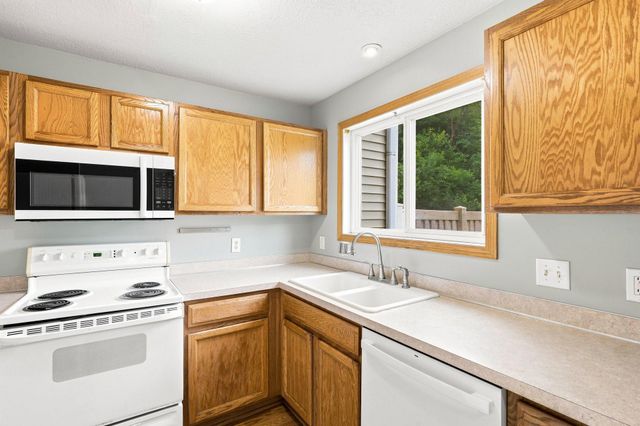 2875 Arboretum Village Trail, Chanhassen, MN 55331