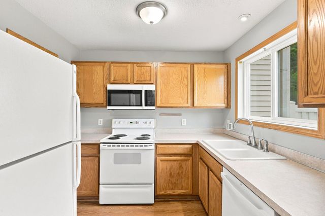 2875 Arboretum Village Trail, Chanhassen, MN 55331