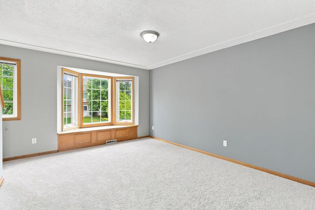 2875 Arboretum Village Trail, Chanhassen, MN 55331