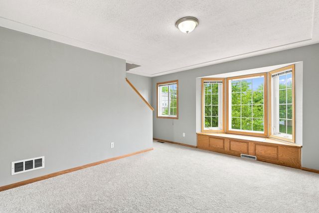2875 Arboretum Village Trail, Chanhassen, MN 55331