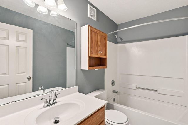 2875 Arboretum Village Trail, Chanhassen, MN 55331