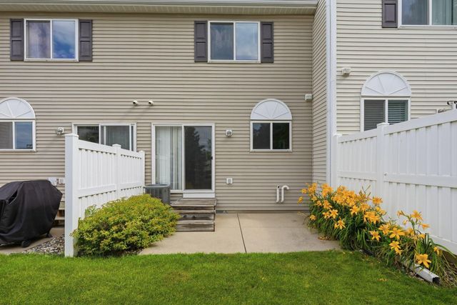 2875 Arboretum Village Trail, Chanhassen, MN 55331