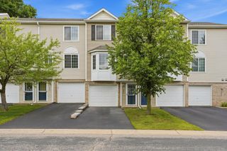 2875 Arboretum Village Trail, Chanhassen, MN 55331