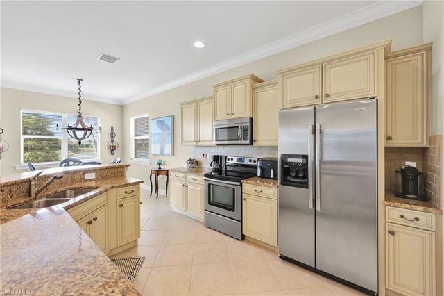 17600 Old Harmony DR, Fort Myers, FL 33908