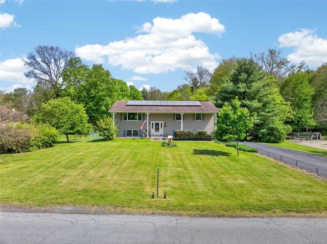 40 Hueg Place, Pine Bush, NY 12566