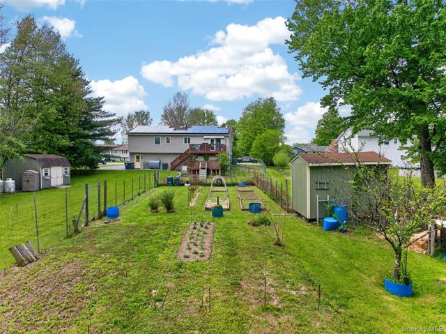 40 Hueg Place, Pine Bush, NY 12566