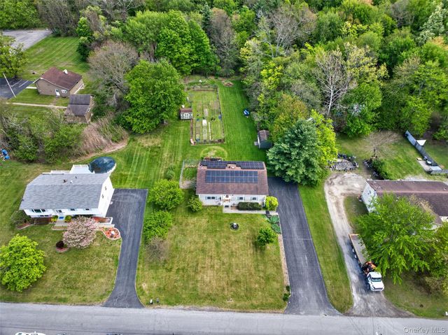 40 Hueg Place, Pine Bush, NY 12566
