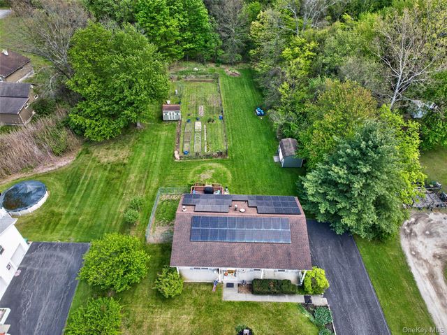 40 Hueg Place, Pine Bush, NY 12566