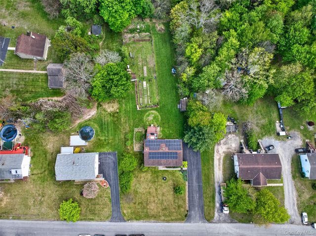 40 Hueg Place, Pine Bush, NY 12566