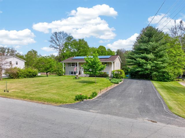 40 Hueg Place, Pine Bush, NY 12566