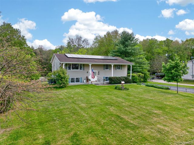 40 Hueg Place, Pine Bush, NY 12566