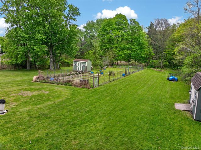 40 Hueg Place, Pine Bush, NY 12566