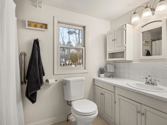 37 Lois Lane, Williston, VT 05495