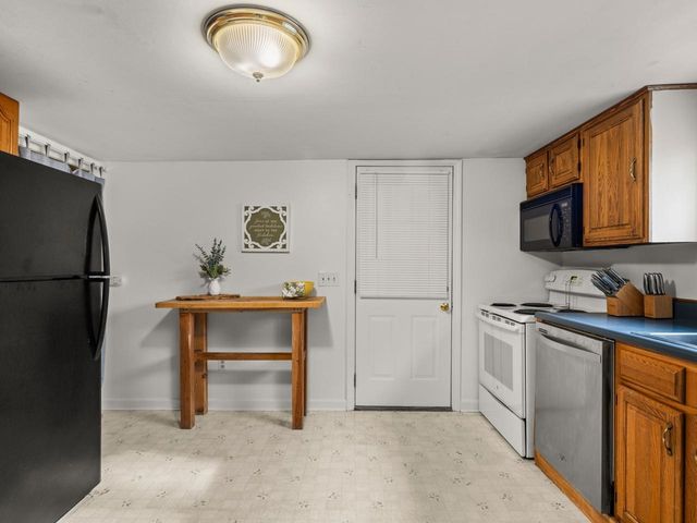 37 Lois Lane, Williston, VT 05495