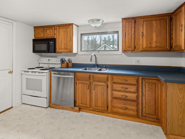 37 Lois Lane, Williston, VT 05495