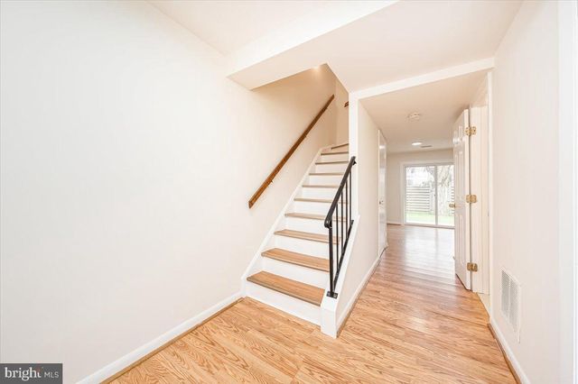 63 TIMBER ROCK RD, Gaithersburg, MD 20878