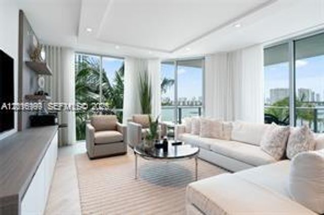 17111 Biscayne Blvd 209, North Miami Beach, FL 33160