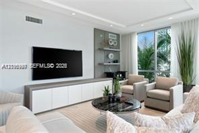 17111 Biscayne Blvd 209, North Miami Beach, FL 33160