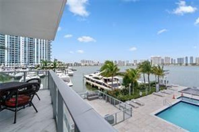 17111 Biscayne Blvd 209, North Miami Beach, FL 33160