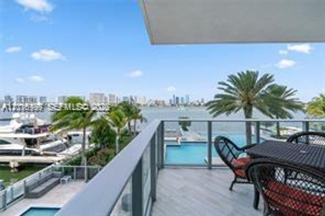 17111 Biscayne Blvd 209, North Miami Beach, FL 33160