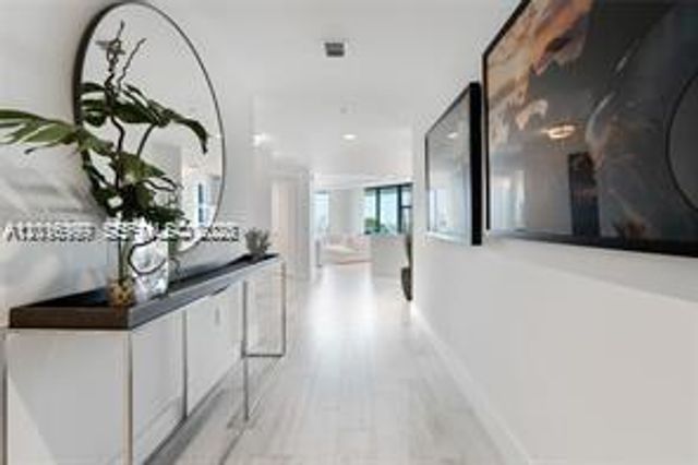 17111 Biscayne Blvd 209, North Miami Beach, FL 33160