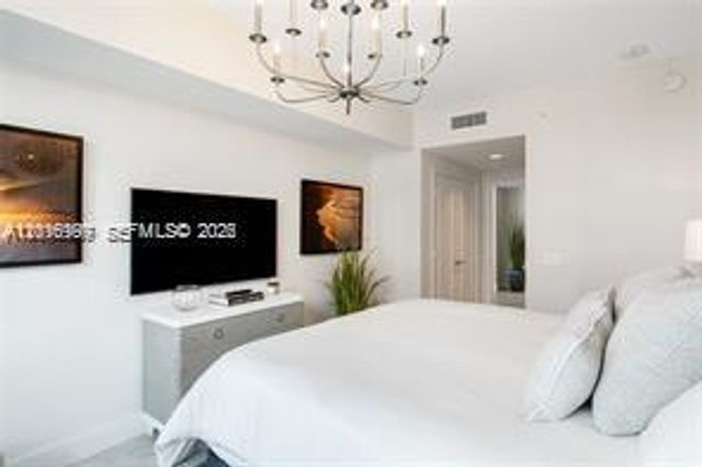 17111 Biscayne Blvd 209, North Miami Beach, FL 33160