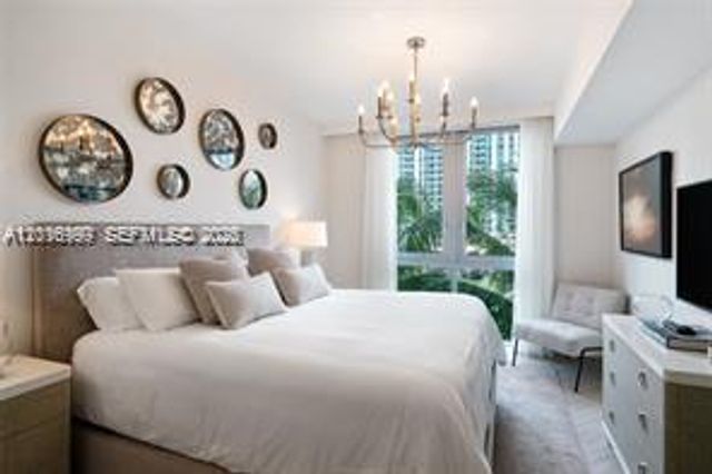 17111 Biscayne Blvd 209, North Miami Beach, FL 33160