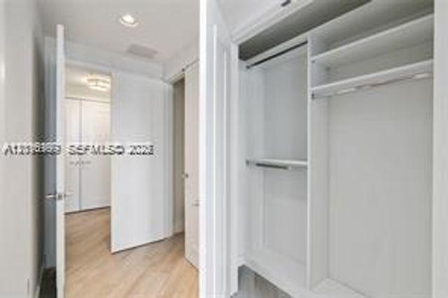 17111 Biscayne Blvd 209, North Miami Beach, FL 33160