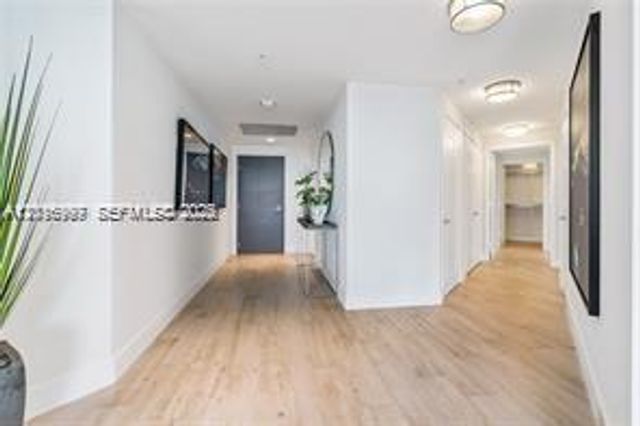 17111 Biscayne Blvd 209, North Miami Beach, FL 33160