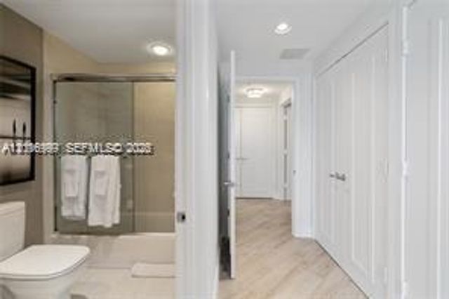 17111 Biscayne Blvd 209, North Miami Beach, FL 33160