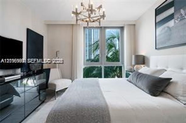 17111 Biscayne Blvd 209, North Miami Beach, FL 33160