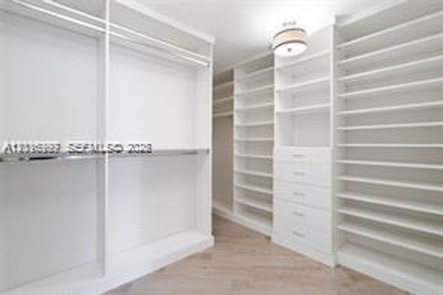 17111 Biscayne Blvd 209, North Miami Beach, FL 33160