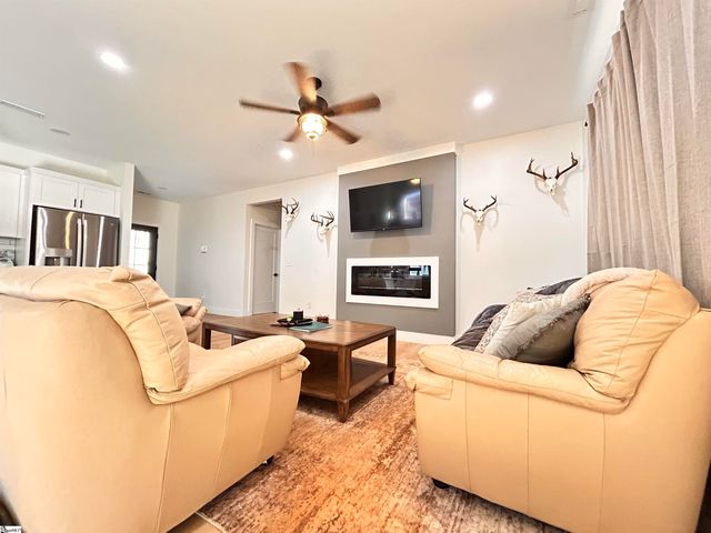 706 Carolyn Drive, Clinton, SC 29325