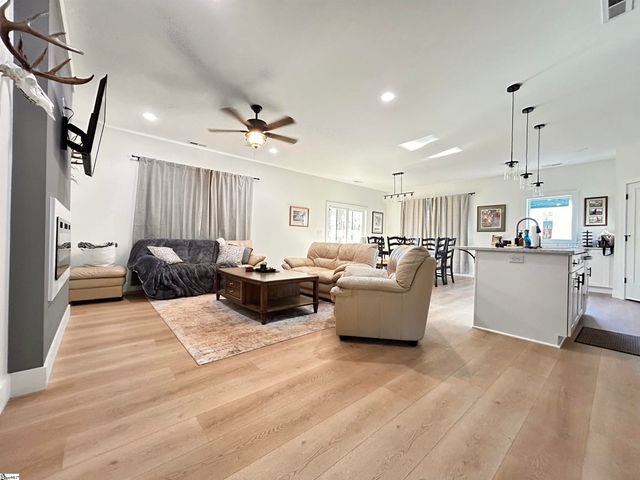 706 Carolyn Drive, Clinton, SC 29325