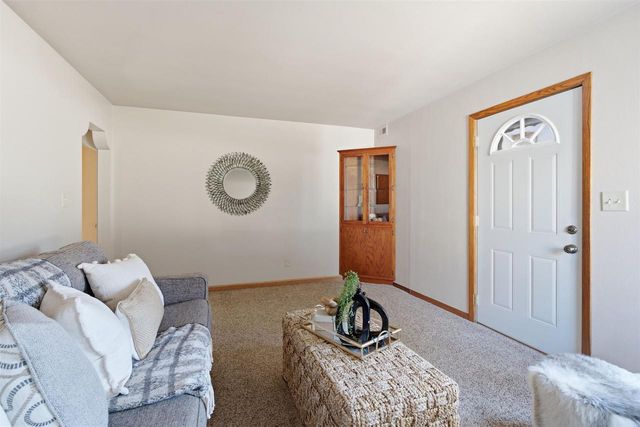W6444 GREENVILLE DRIVE, Greenville, WI 54942