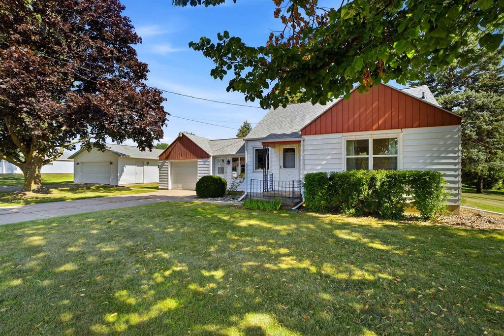 W6444 GREENVILLE DRIVE, Greenville, WI 54942