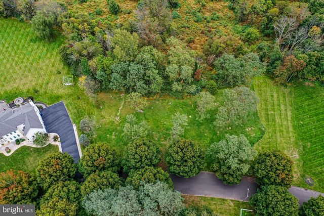 16 BUCKINGHAM DR, Princeton, NJ 08540
