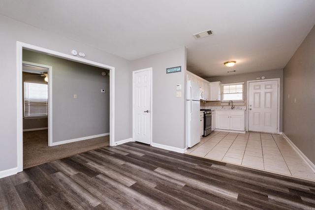 4009 W 11th Street, Little Rock, AR 72204