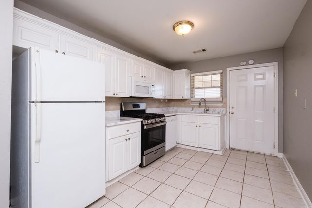 4009 W 11th Street, Little Rock, AR 72204