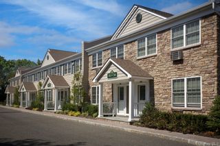 184 Hallock Road 6F1, Lake Grove, NY 11755