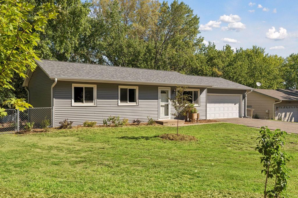 4035 78th Street E, Inver Grove Heights, MN 55076 — exterior