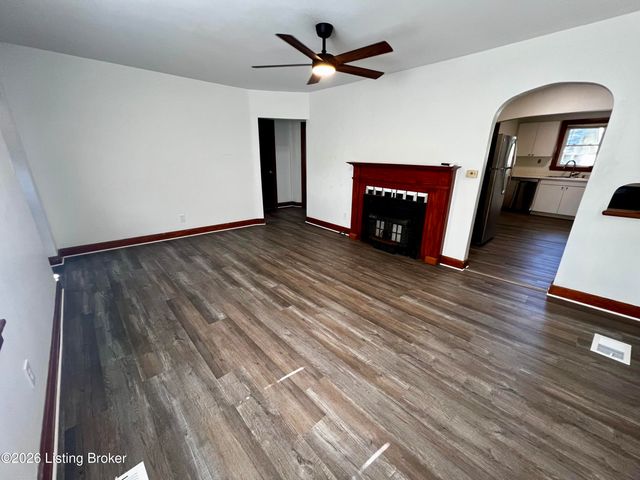 4815 Greenwood Rd, Louisville, KY 40258