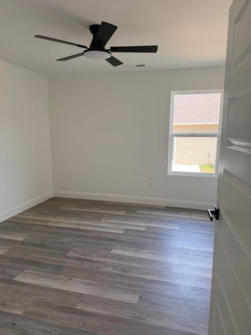 90 Cleveland Avenue, Pikeville, TN 37367