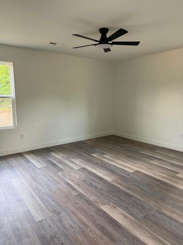 90 Cleveland Avenue, Pikeville, TN 37367